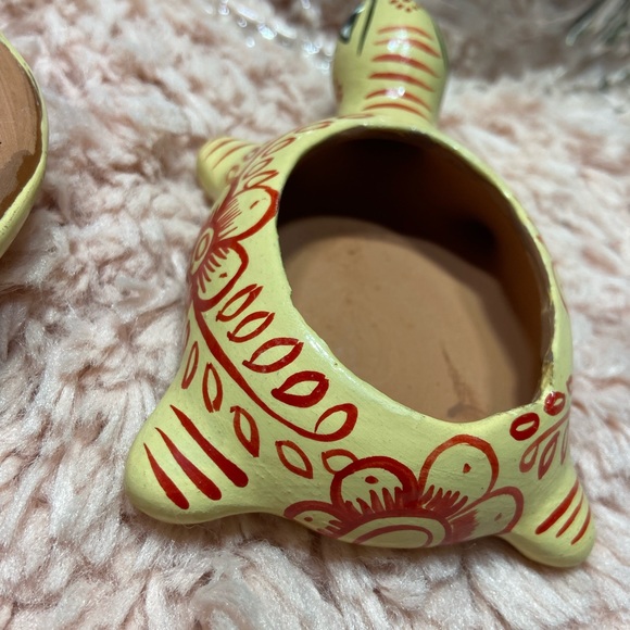 Hand painted Turtle clay Talavera trinket storage jewelry box - Picture 8 of 13